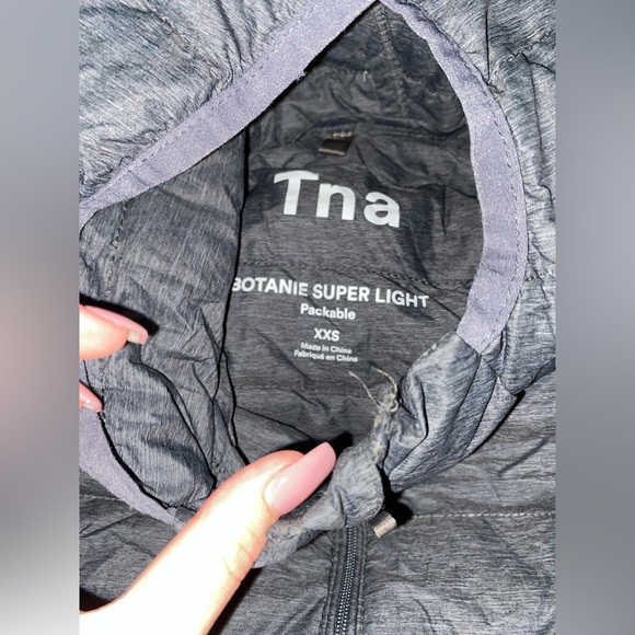 aritzia puffer - Picture 2 of 3